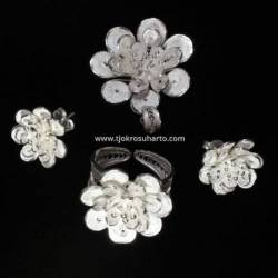 APK 012 Subang + liontin+ Cincin Persegi lady day set   SYT