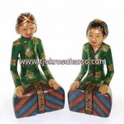LCP 040 Loro Blonyo Basahan 35 Cm cat lawasan Blangkon