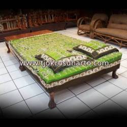 Sprei / Bedspread  2 Bantal 2 Guling Paron ngremboko SMR