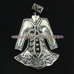 EPT 432 Liontin trap sepuh perak bakar kebaya cor (5) WDI