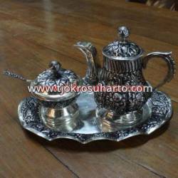 ELM 046 Roem stel teko+sendok+tempat gula bakar DRM