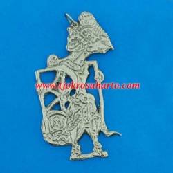 EPK 107 Liontin tatah sepuh perak Wayang Rama 11x5 cm (13) WDI