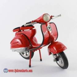 Vespa Merah SYN