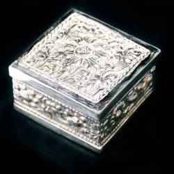 Box persegi 5,5x5,5 Cm Tipis DRM